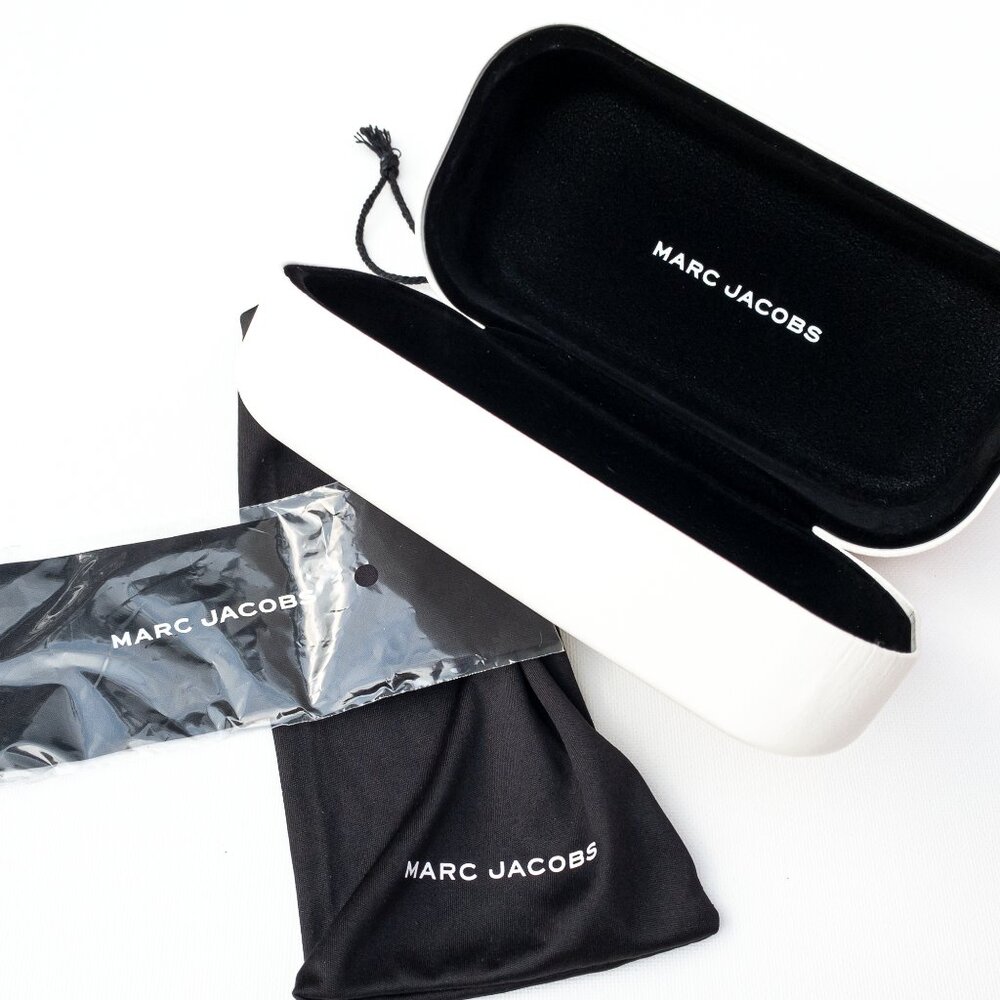 New Marc Jacobs Large Sunglass Case, w/ Dustbag + Cleaning Cloth, White/Black